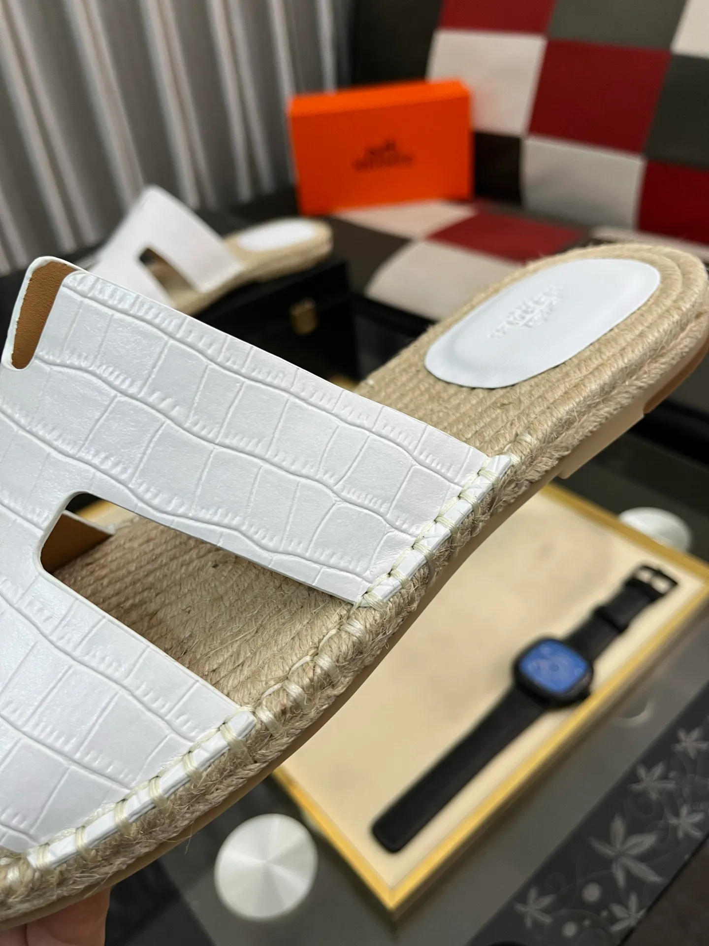 Men's shoes 💰340⌚️⌚️《HERMES》Hermes 💁♂️Men's casual slippers, compare the quality at the counter🧚🏿♂️ The upper layer has a stone pattern with clear texture, showing high-end, high-end, comfortable to wear and versatile. Purely hand-pulled, raw rubber breathable outsole, breathable and comfortable lambskin lining, 100% comfortable density, original rubber outsole wear-resistant code number 38-44. Can be customized 45-46-47